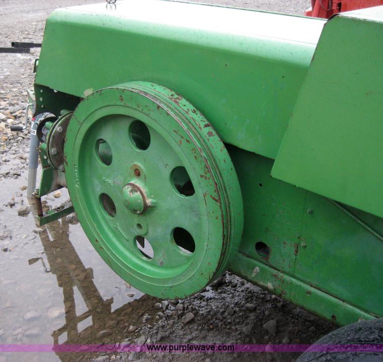 image for item 5202 John Deere 346 square baler