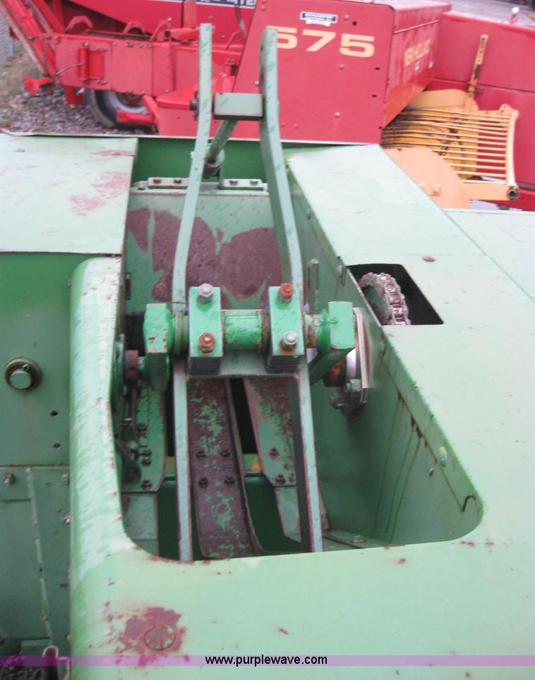 image for item 5202 John Deere 346 square baler