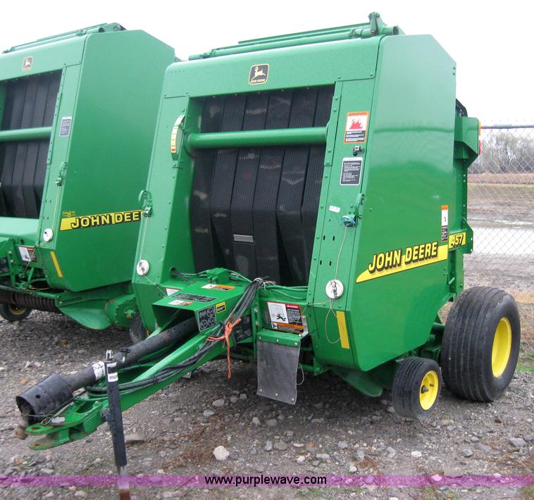 image for item 5204 John Deere 457 4x5 round baler
