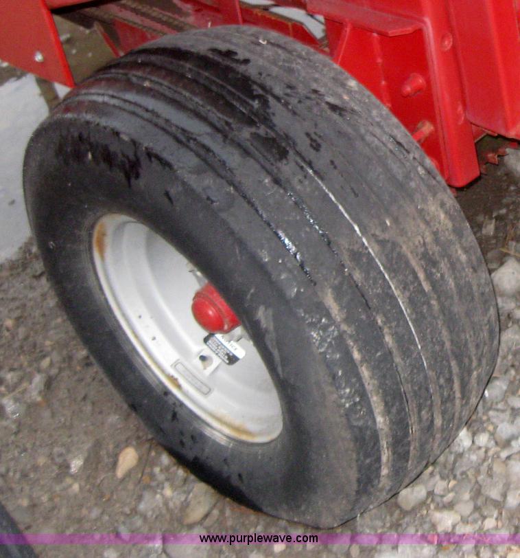 image for item 5205 Case IH 8465 5x6 round baler