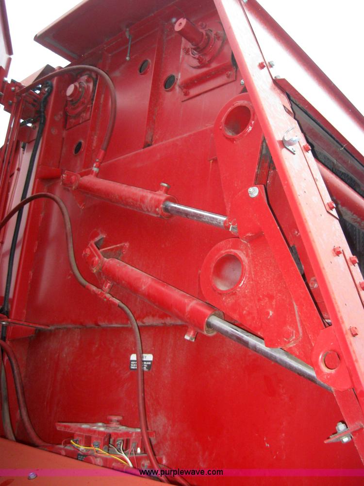 image for item 5205 Case IH 8465 5x6 round baler