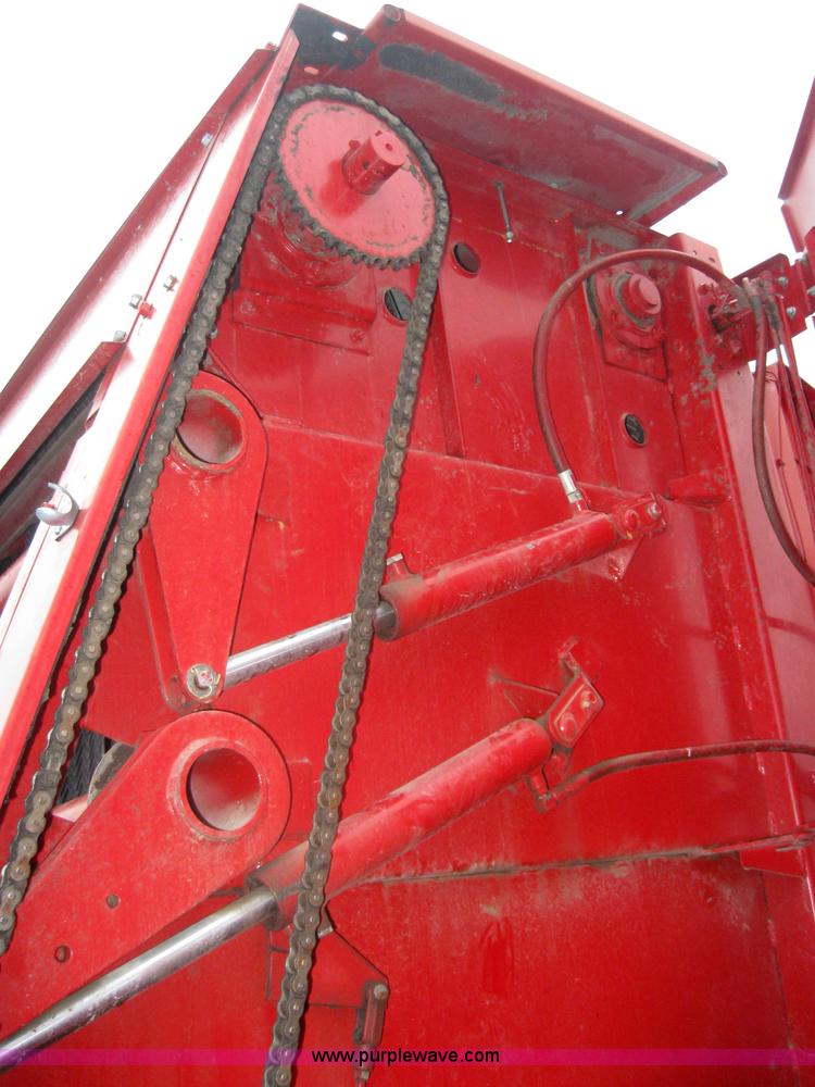 image for item 5205 Case IH 8465 5x6 round baler