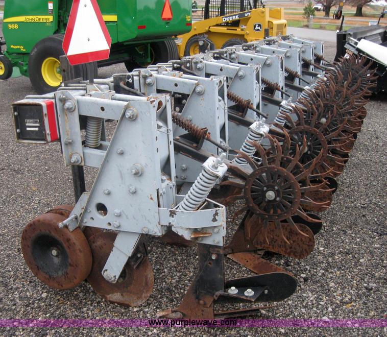 image for item 5207 Hiniker 5000 six row cultivator