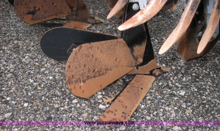 image for item 5207 Hiniker 5000 six row cultivator