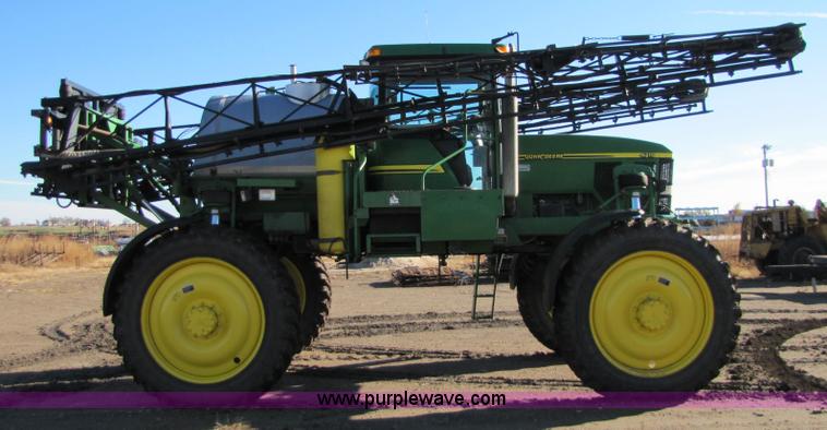 image for item 5210 2002 John Deere 4710 self-propelled sprayer