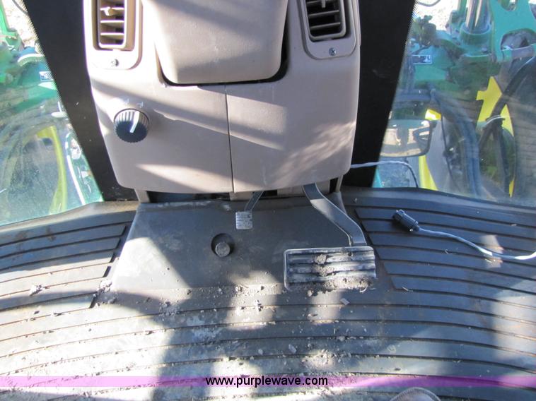 image for item 5210 2002 John Deere 4710 self-propelled sprayer