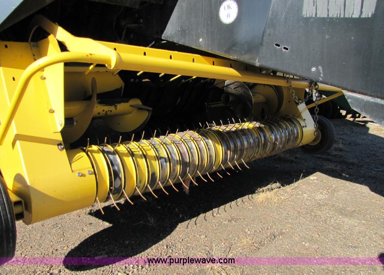 image for item 5211 2005 New Holland BB940 large square baler