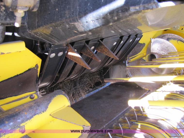 image for item 5211 2005 New Holland BB940 large square baler