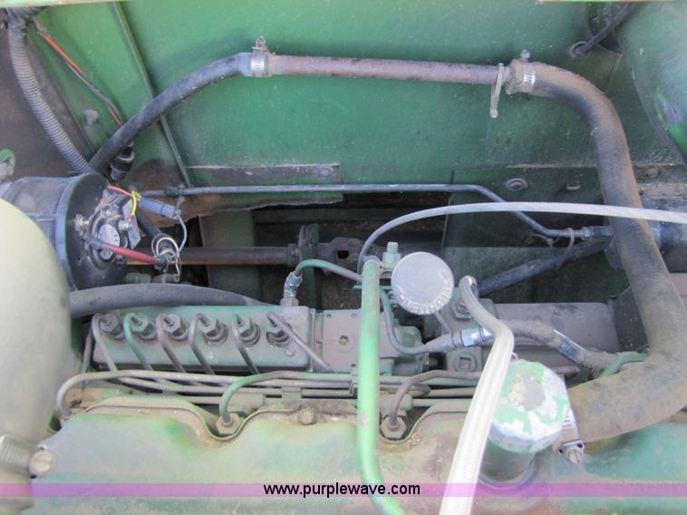 image for item 5214 1982 John Deere 8820 combine