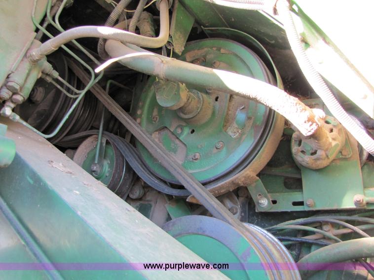 image for item 5214 1982 John Deere 8820 combine