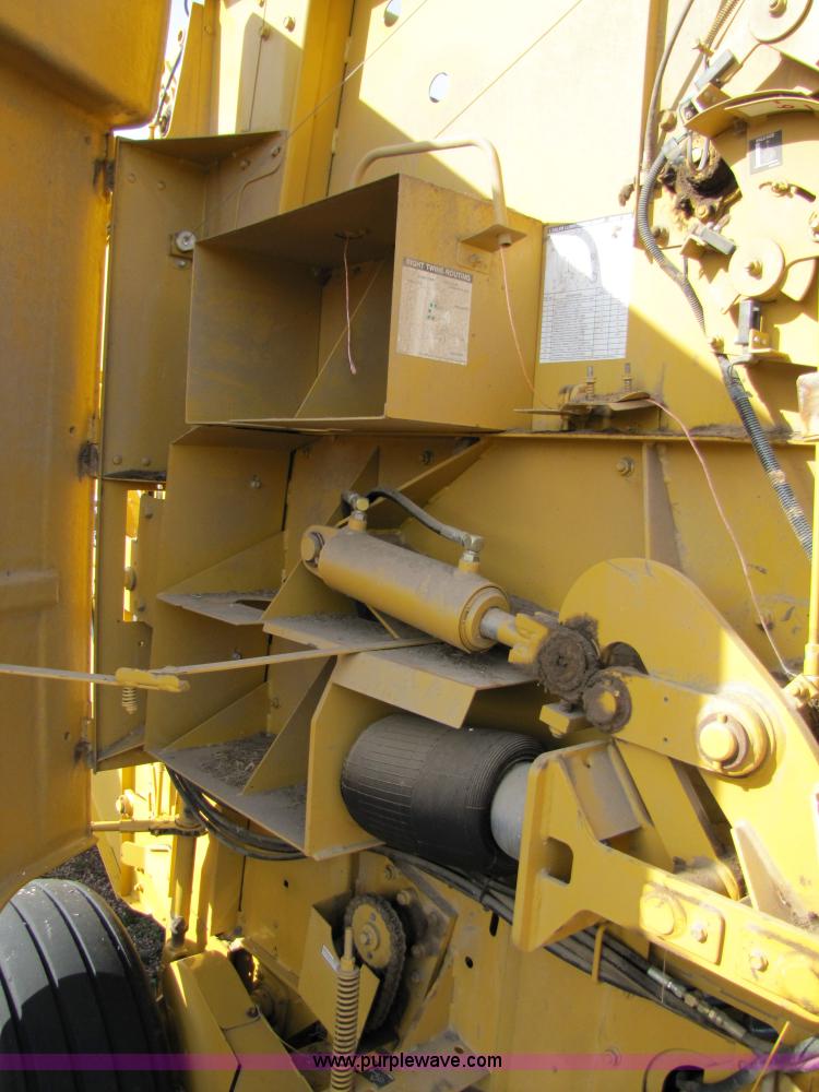 image for item 5215 Vermeer 605 Series L round baler