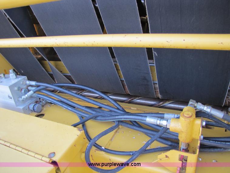 image for item 5215 Vermeer 605 Series L round baler