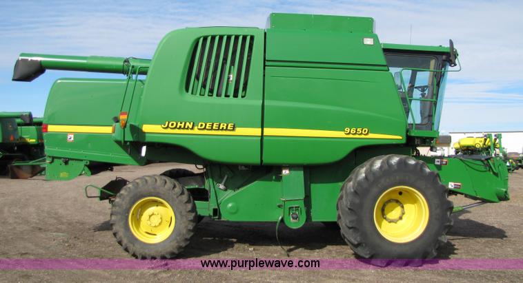 image for item 5216 2000 John Deere 9650W combine