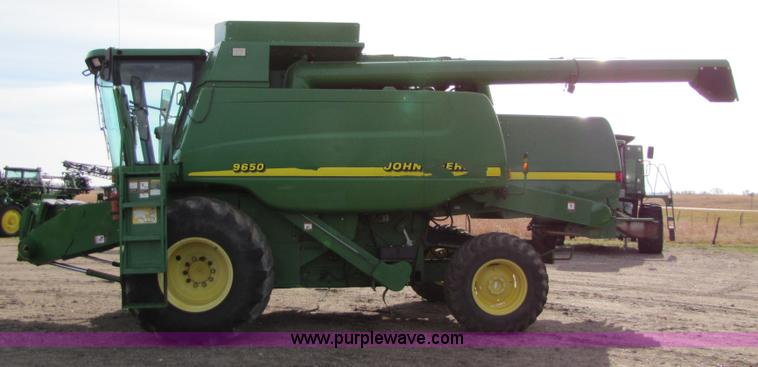 image for item 5216 2000 John Deere 9650W combine