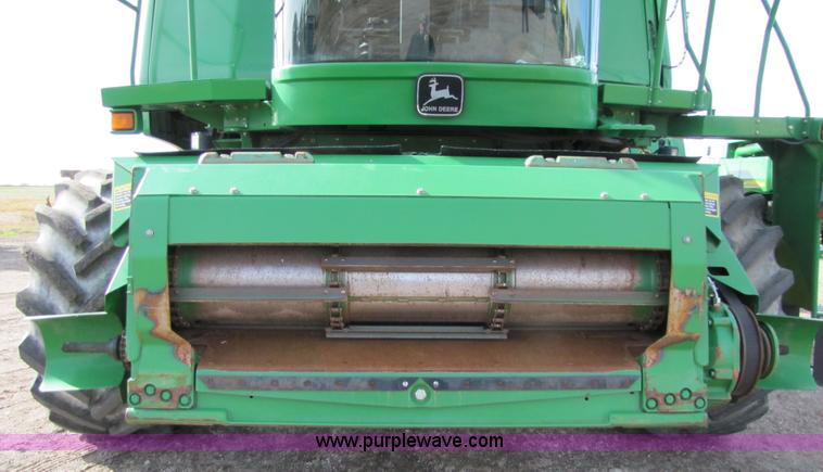 image for item 5216 2000 John Deere 9650W combine