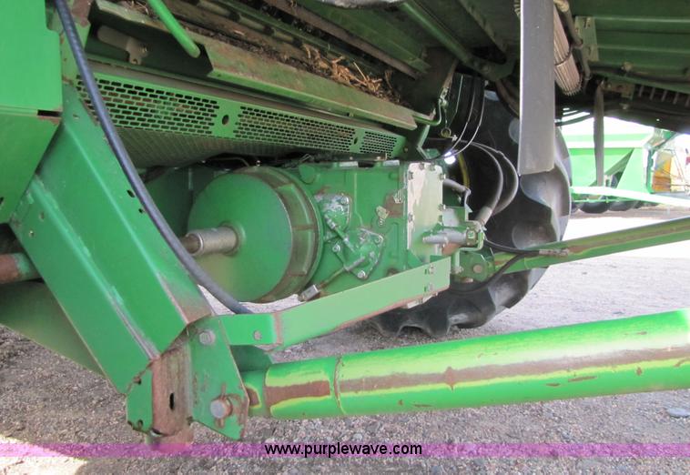 image for item 5216 2000 John Deere 9650W combine