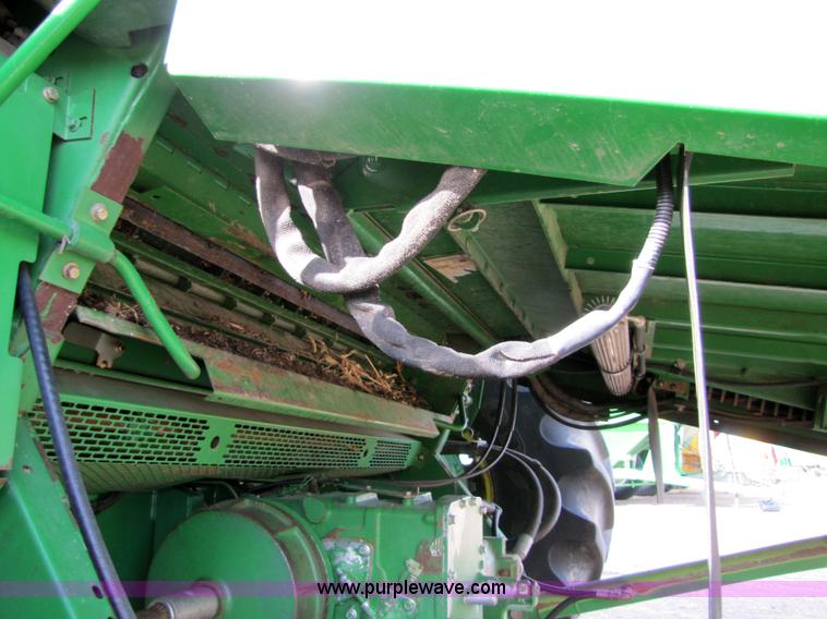 image for item 5216 2000 John Deere 9650W combine