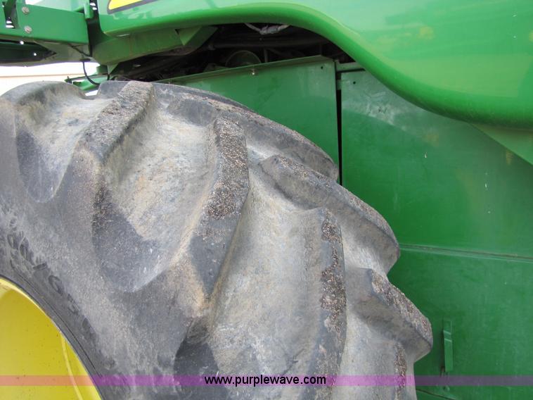 image for item 5216 2000 John Deere 9650W combine