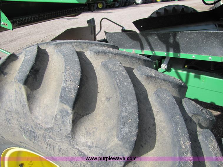 image for item 5216 2000 John Deere 9650W combine