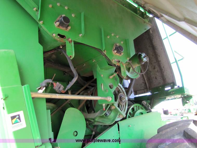 image for item 5216 2000 John Deere 9650W combine