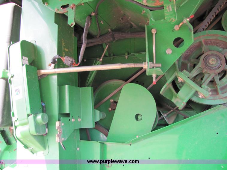 image for item 5216 2000 John Deere 9650W combine