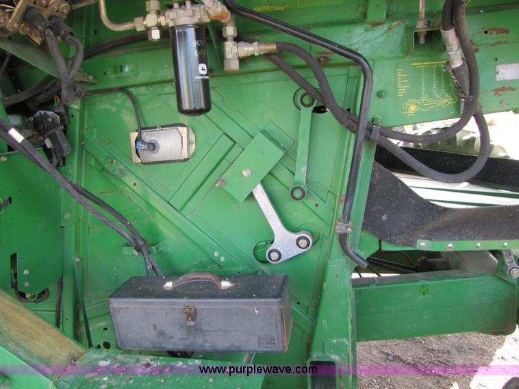 image for item 5216 2000 John Deere 9650W combine