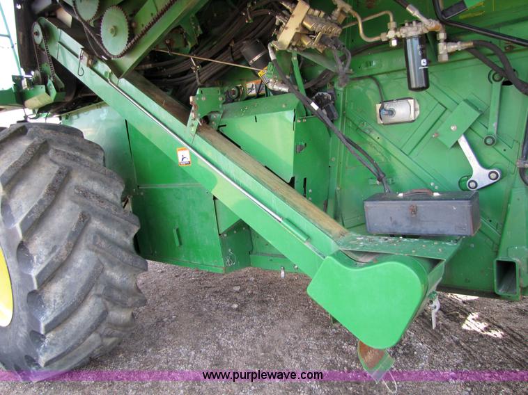 image for item 5216 2000 John Deere 9650W combine