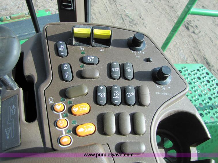 image for item 5216 2000 John Deere 9650W combine