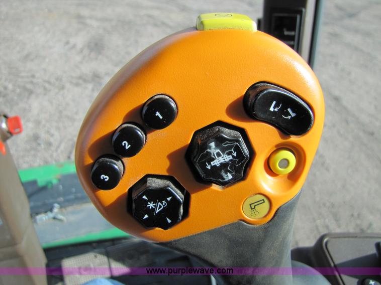 image for item 5216 2000 John Deere 9650W combine