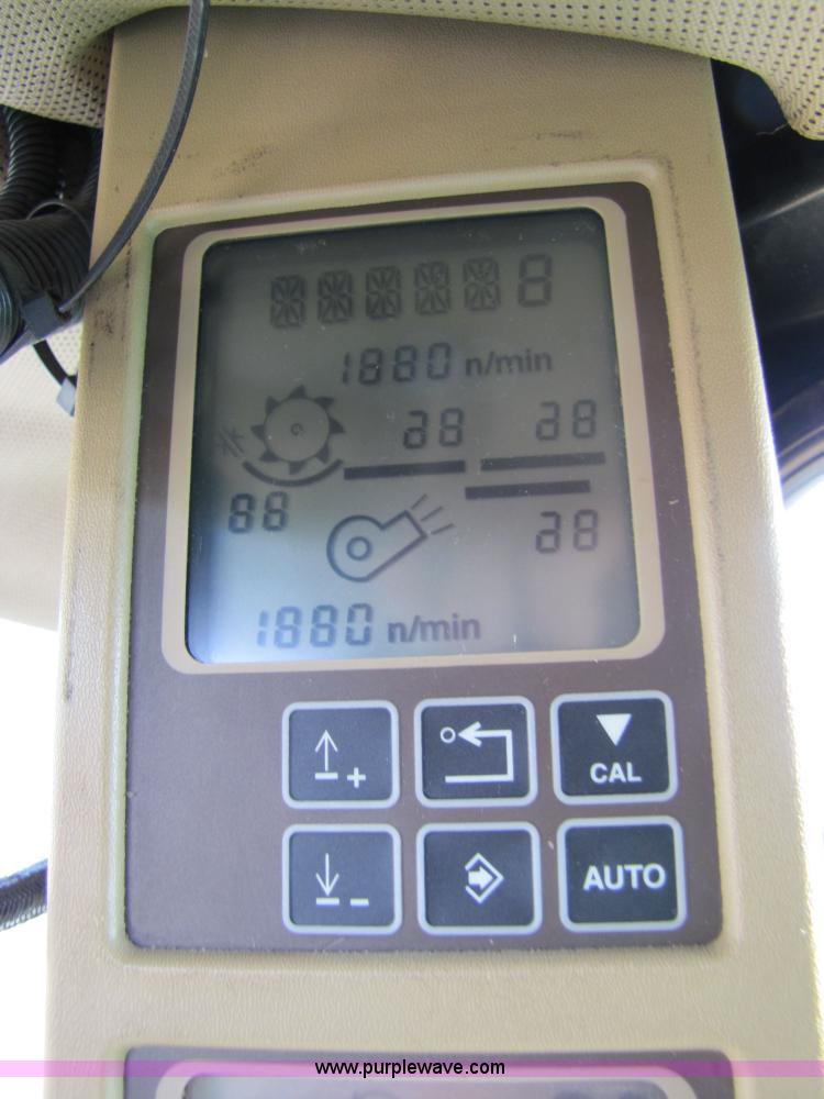 image for item 5216 2000 John Deere 9650W combine