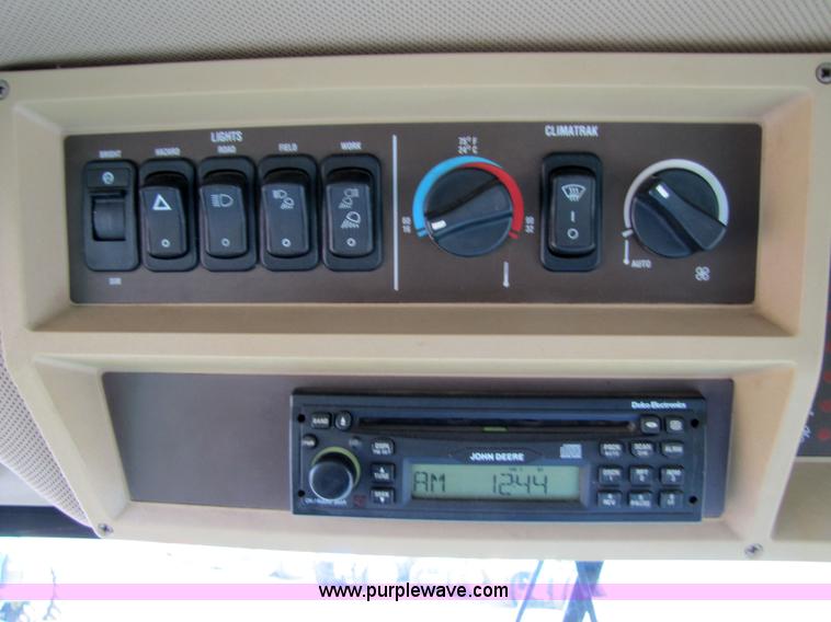 image for item 5216 2000 John Deere 9650W combine