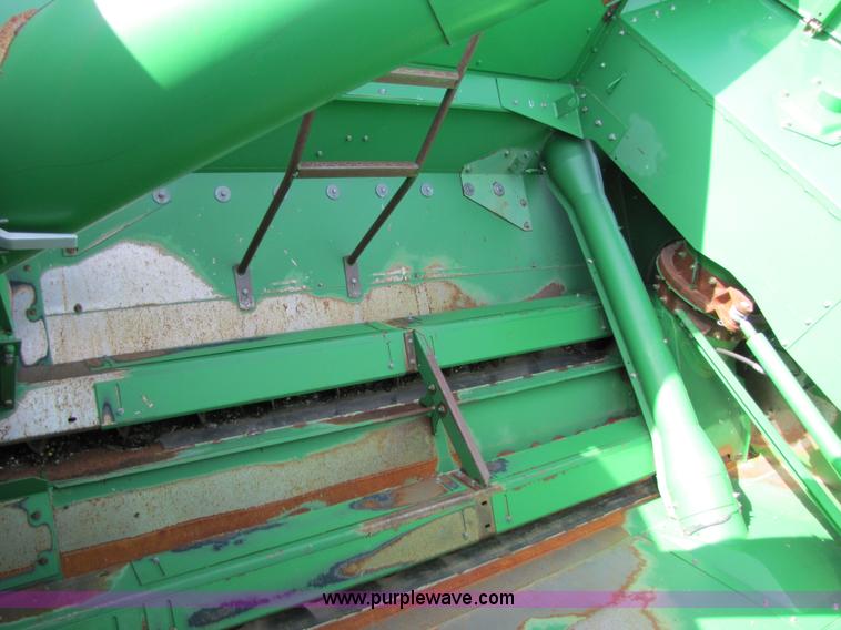 image for item 5216 2000 John Deere 9650W combine