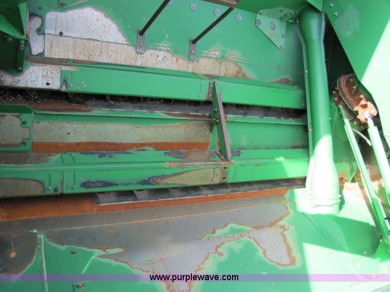 image for item 5216 2000 John Deere 9650W combine