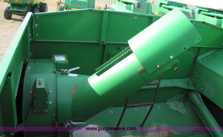 image for item 5216 2000 John Deere 9650W combine