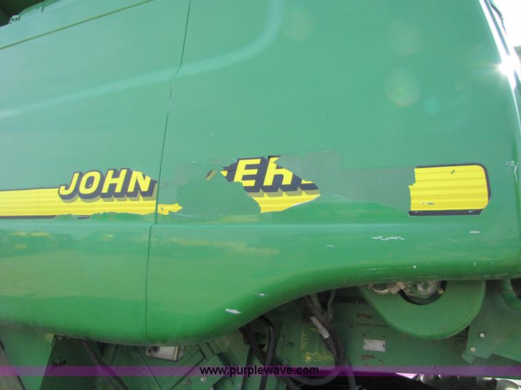 image for item 5216 2000 John Deere 9650W combine