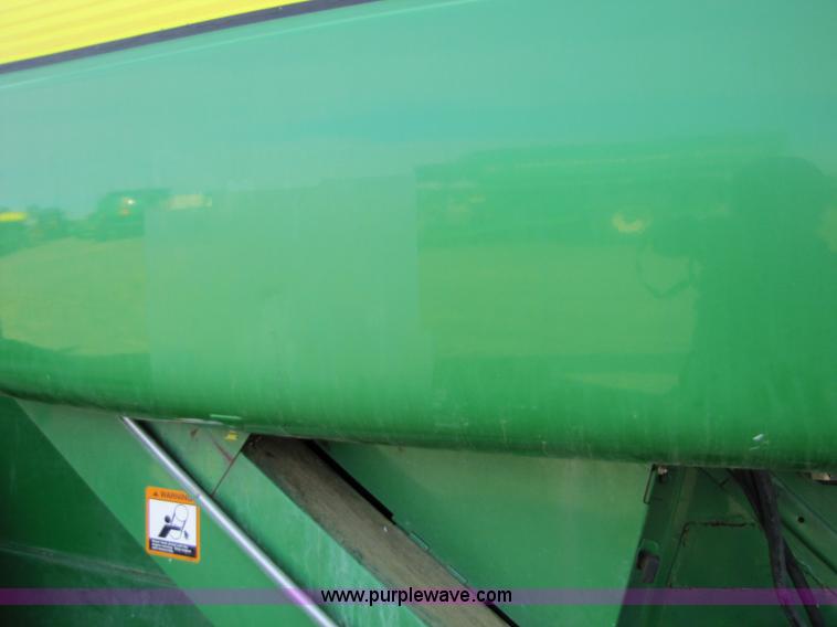 image for item 5216 2000 John Deere 9650W combine