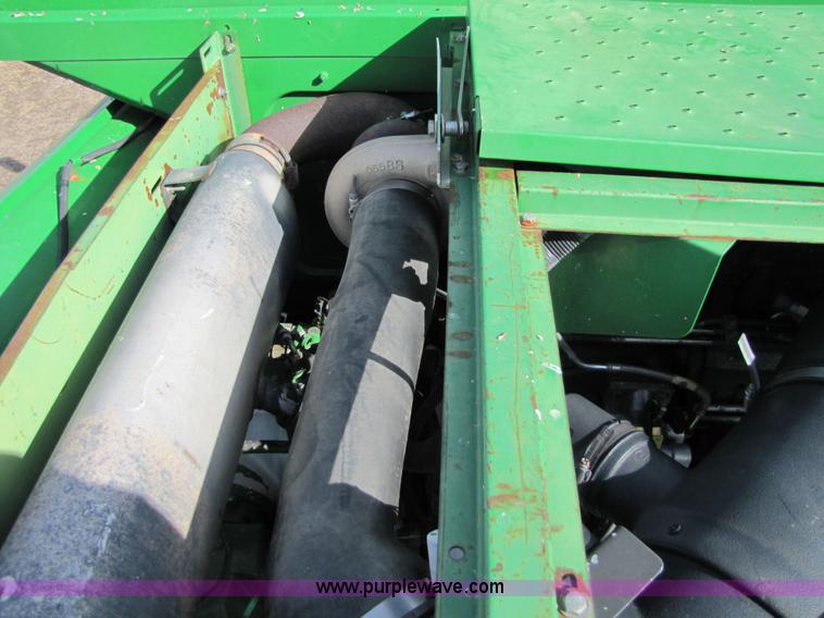 image for item 5216 2000 John Deere 9650W combine