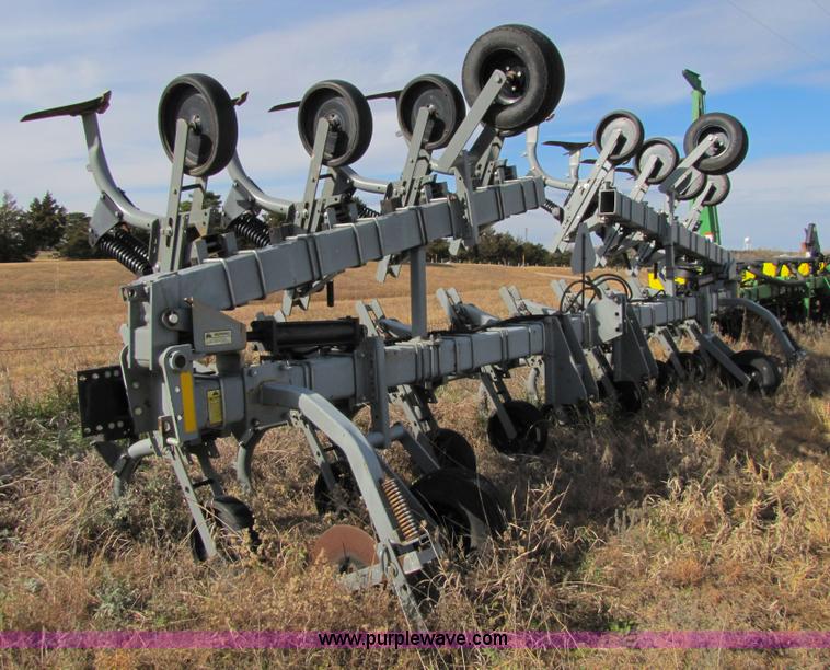 image for item 5217 Hiniker 1000 row crop cultivator
