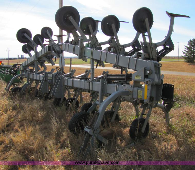 image for item 5217 Hiniker 1000 row crop cultivator