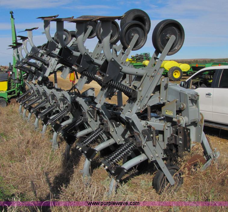 image for item 5217 Hiniker 1000 row crop cultivator