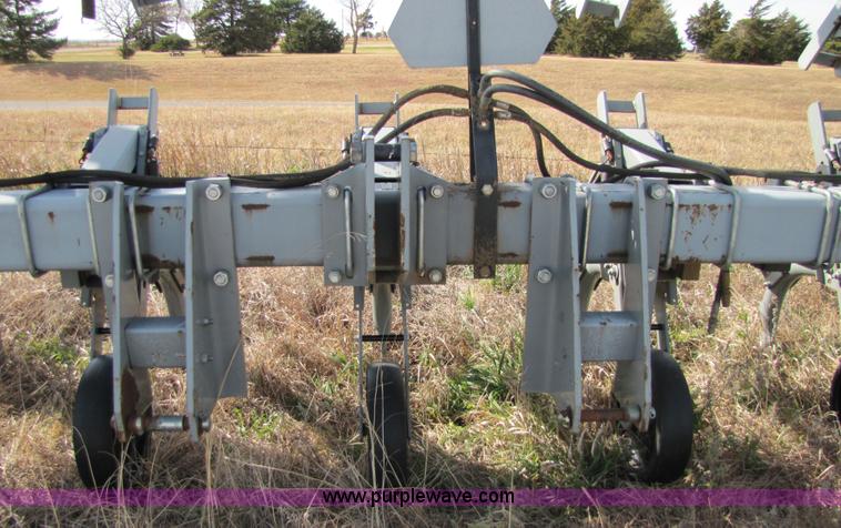 image for item 5217 Hiniker 1000 row crop cultivator