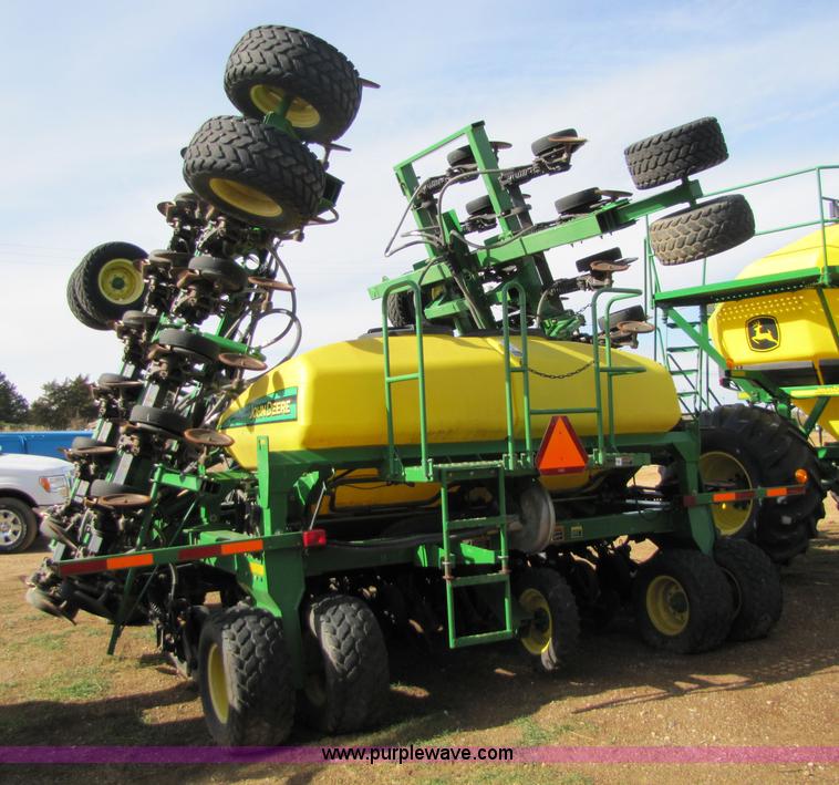 image for item 5218 2004 John Deere 1890 air seeder