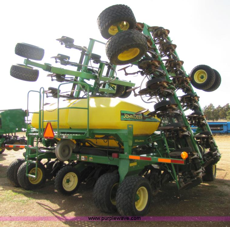 image for item 5218 2004 John Deere 1890 air seeder