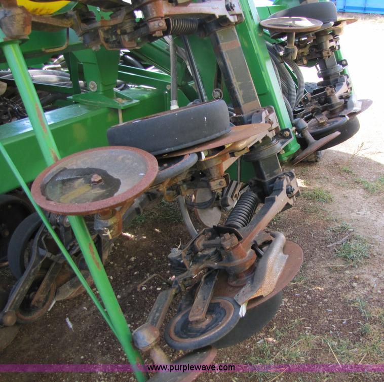 image for item 5218 2004 John Deere 1890 air seeder