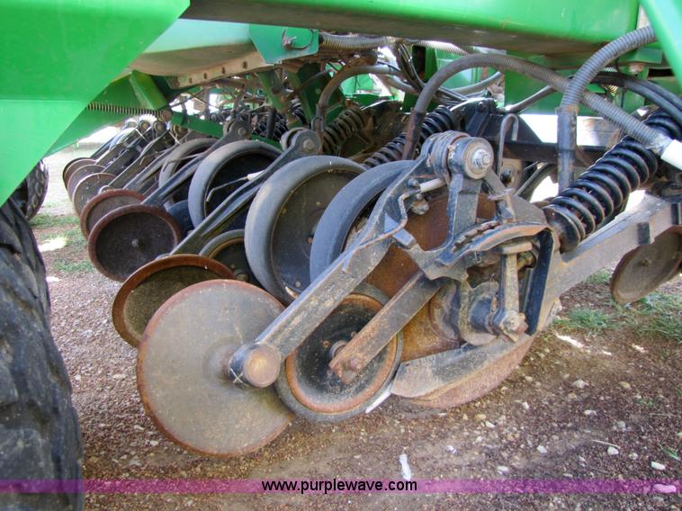 image for item 5218 2004 John Deere 1890 air seeder