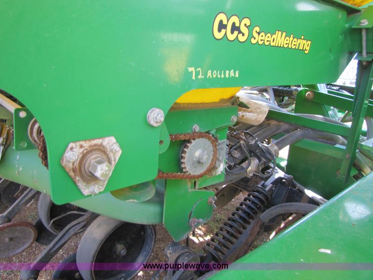 image for item 5218 2004 John Deere 1890 air seeder