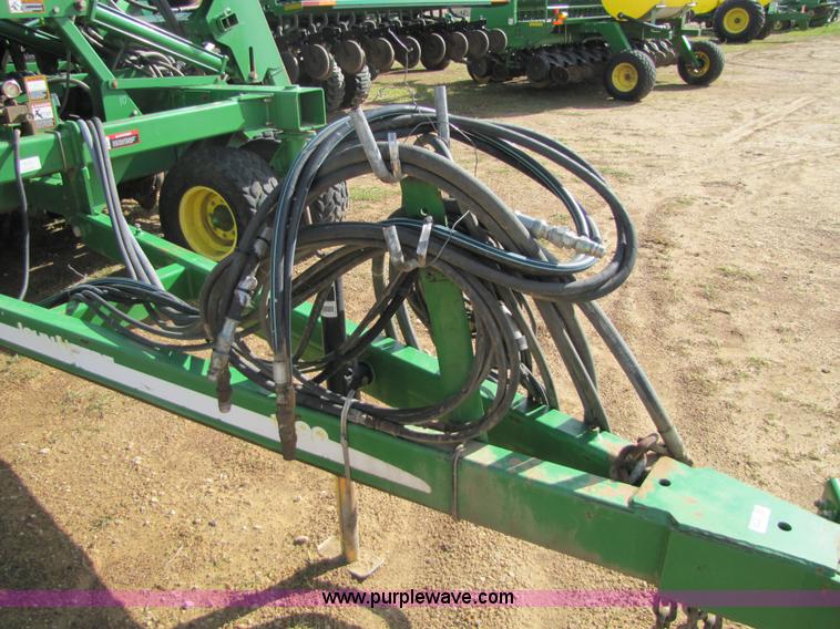 image for item 5218 2004 John Deere 1890 air seeder