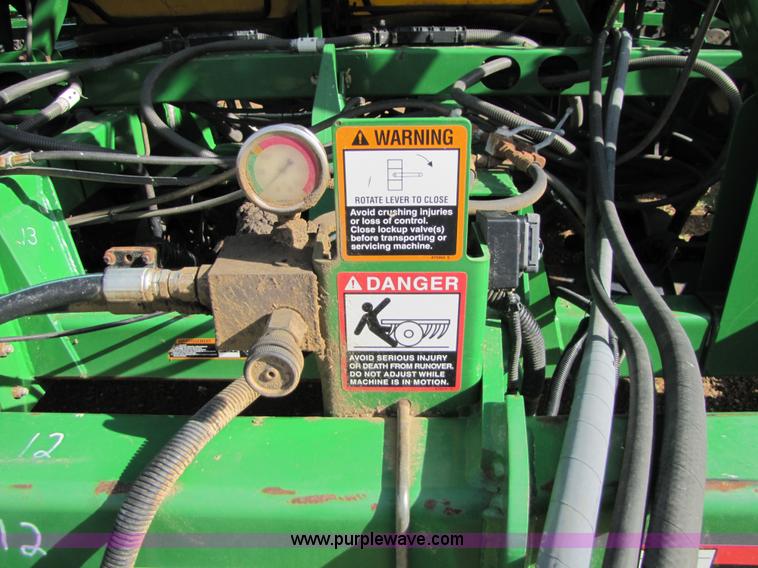 image for item 5218 2004 John Deere 1890 air seeder