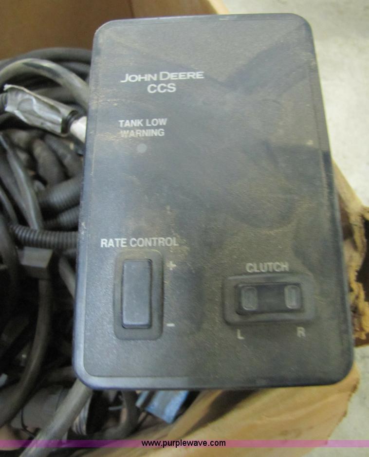 image for item 5218 2004 John Deere 1890 air seeder