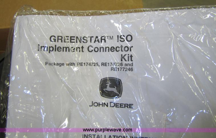 image for item 5218 2004 John Deere 1890 air seeder